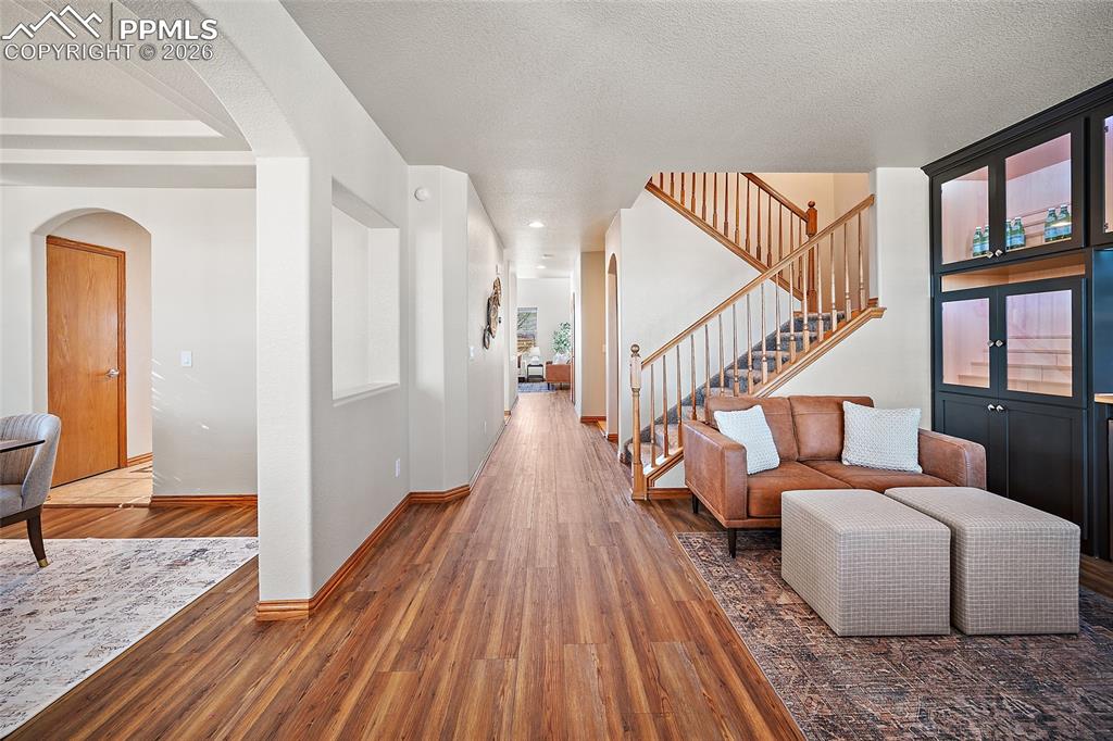 Image 4 of 50: Entrance Foyer