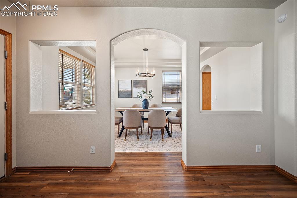 Image 7 of 50: Dining Room