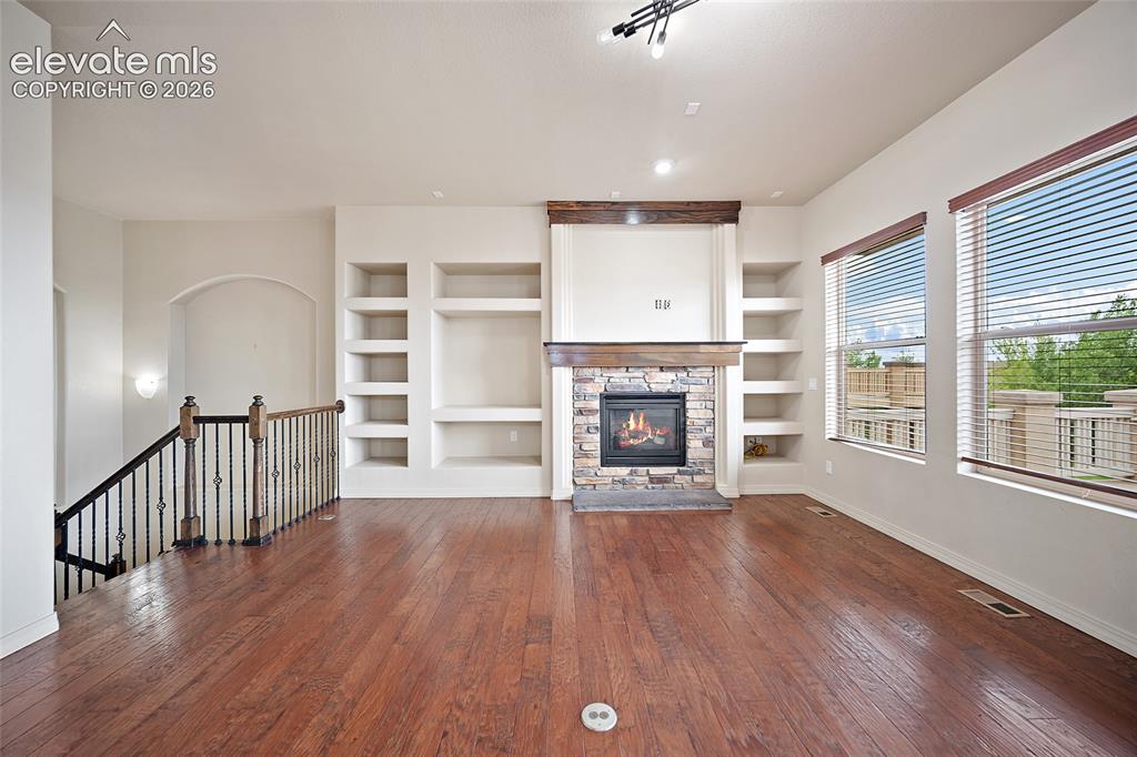 Image 14 of 48: Living Room
