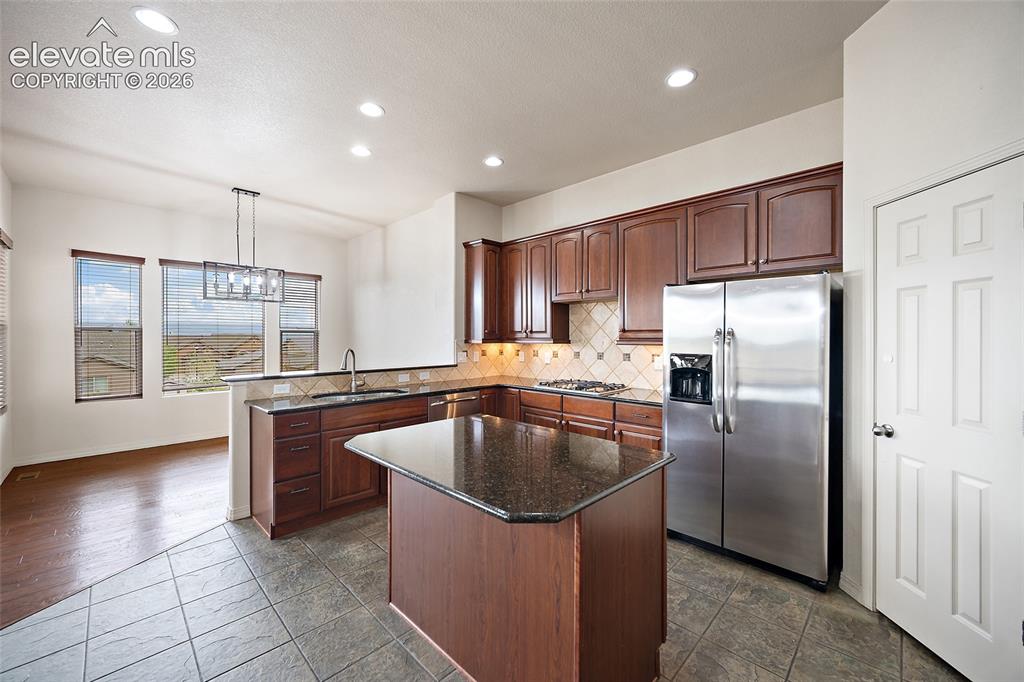 Image 8 of 48: Kitchen