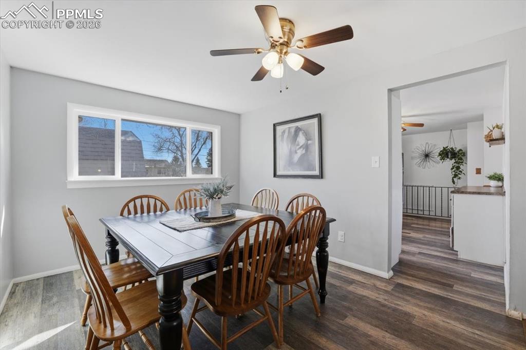 Image 10 of 45: Dining Area