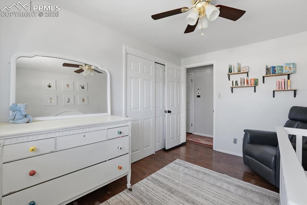 Image 22 of 45: Office