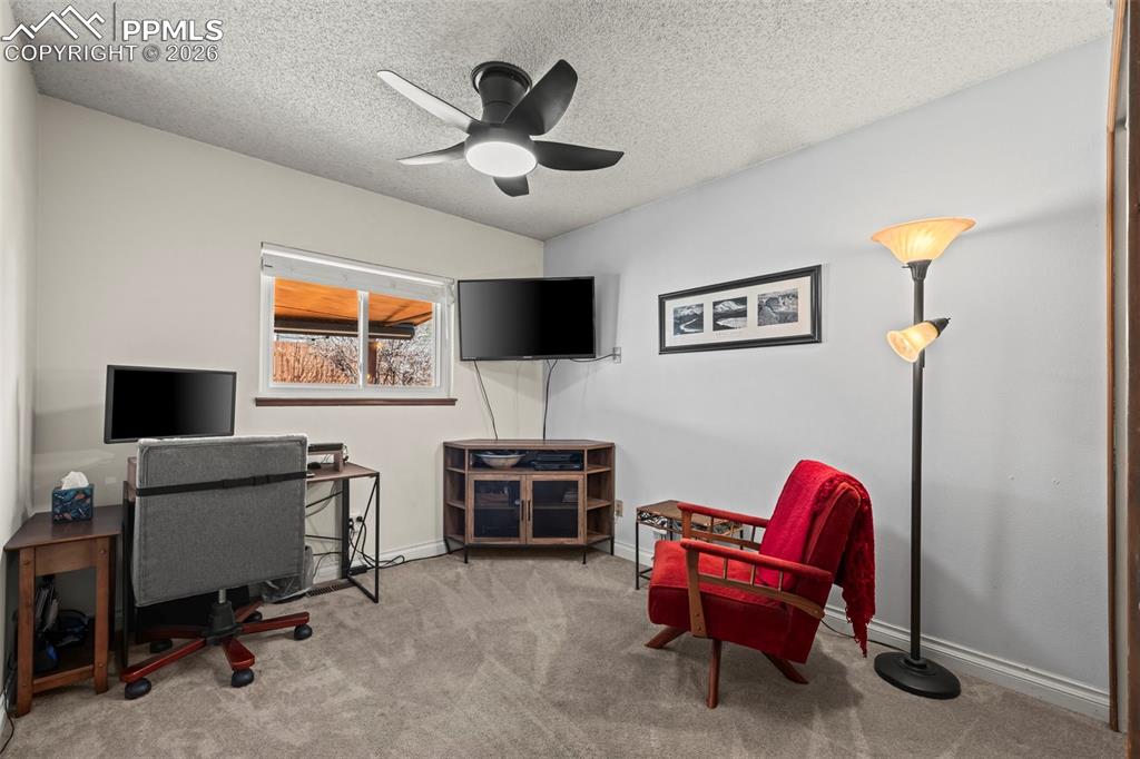 Image 11 of 35: Office