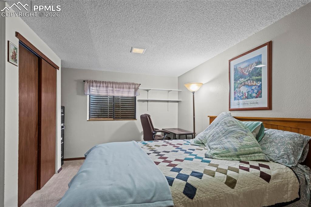 Image 14 of 35: Bedroom