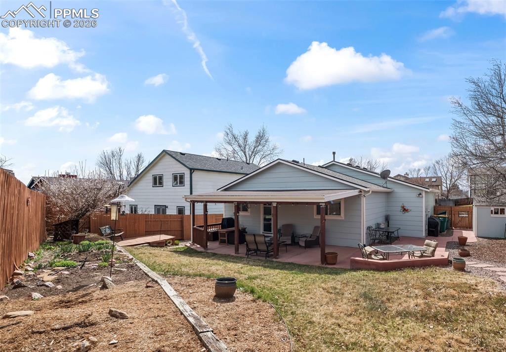 Image 20 of 35: Back of Structure