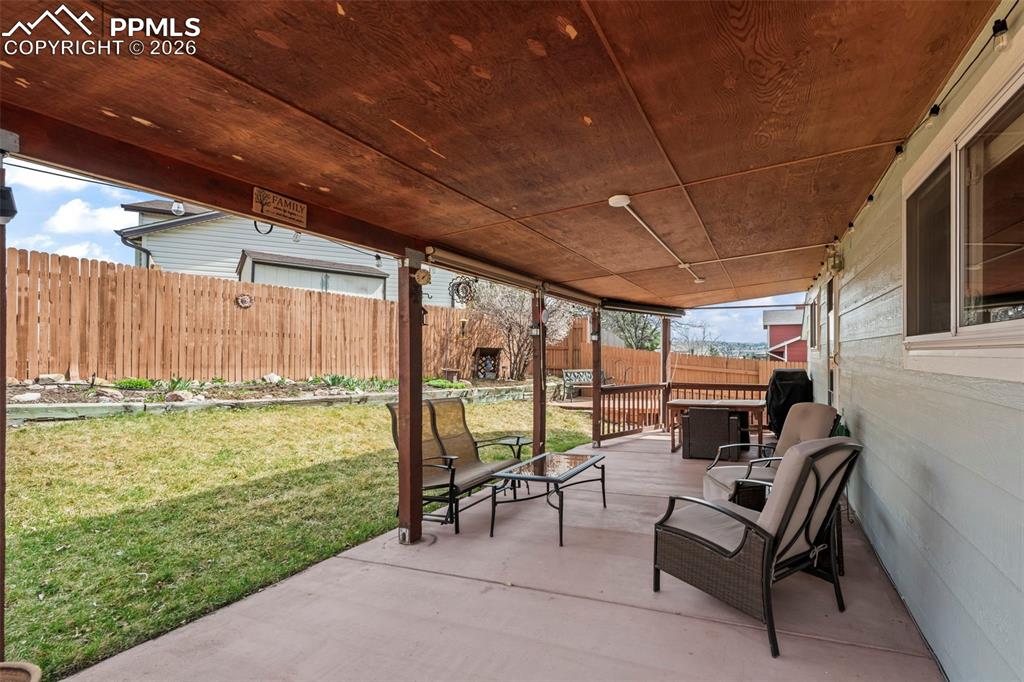 Image 21 of 35: Patio