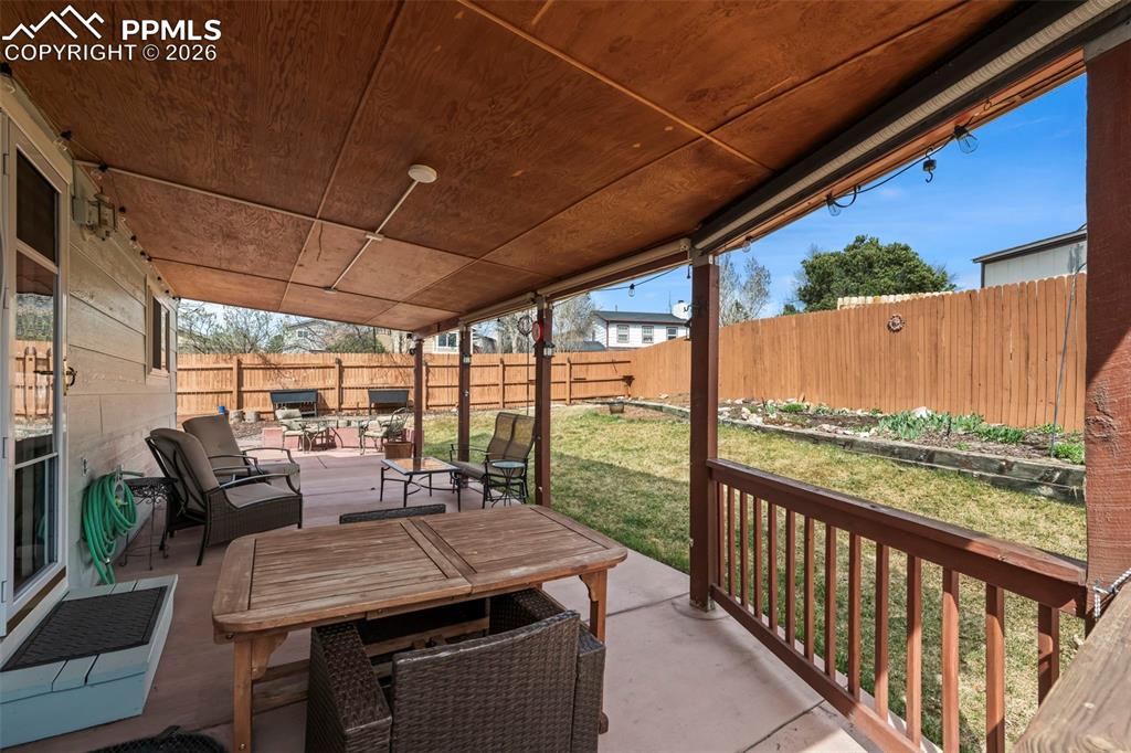 Image 23 of 35: Patio