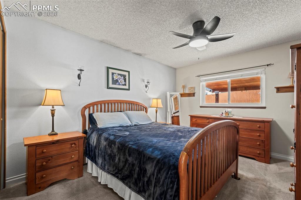 Image 9 of 35: Bedroom