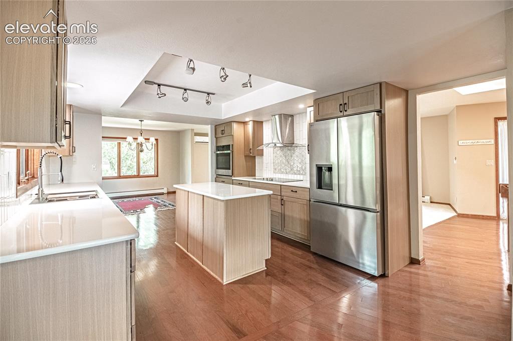 Image 10 of 43: Kitchen