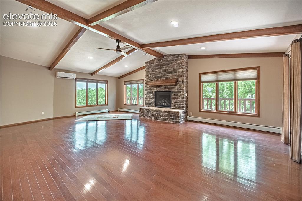 Image 14 of 43: Living Room