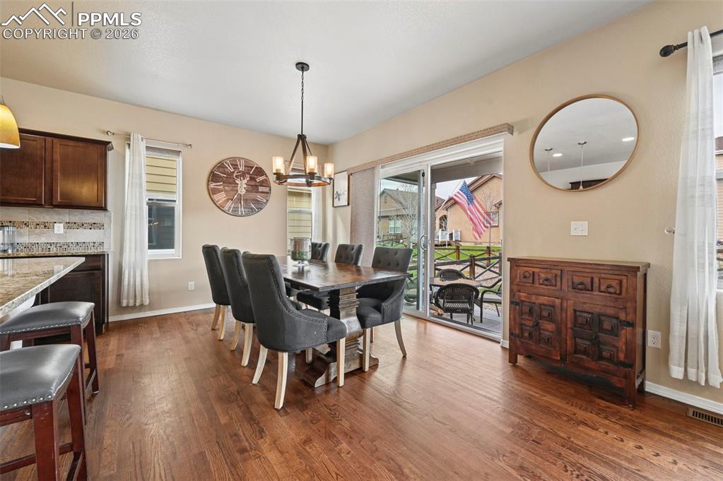 Image 10 of 48: Dining Area