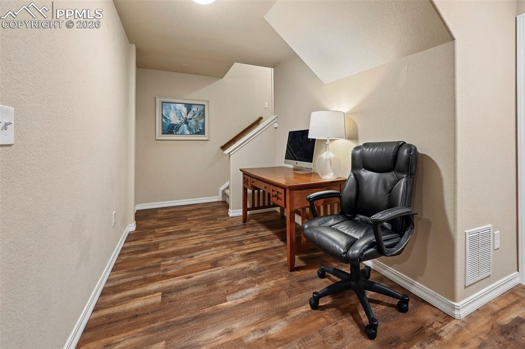 Image 28 of 48: Sitting Room