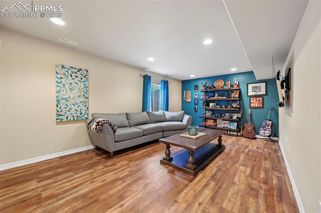 Image 30 of 48: Living Room