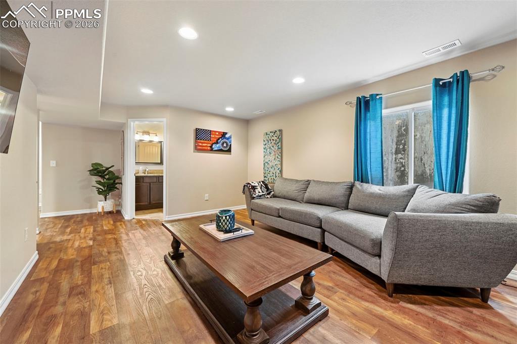 Image 32 of 48: Living Room