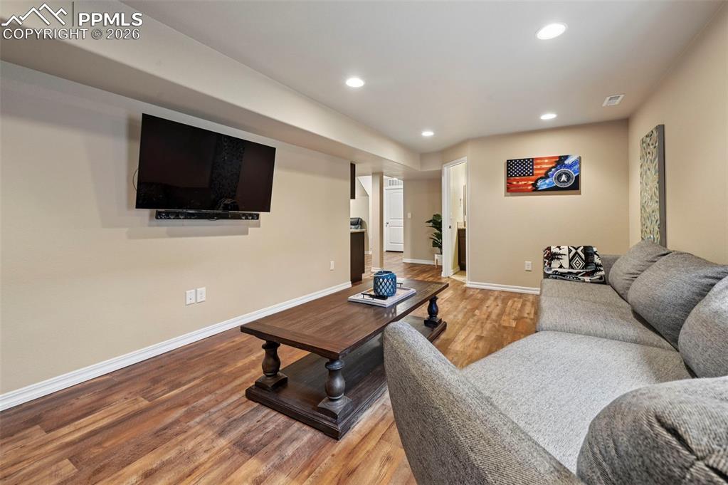 Image 33 of 48: Living Room