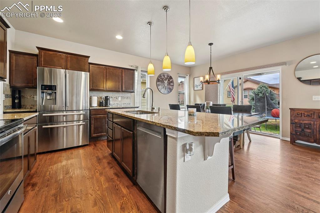 Image 7 of 48: Kitchen