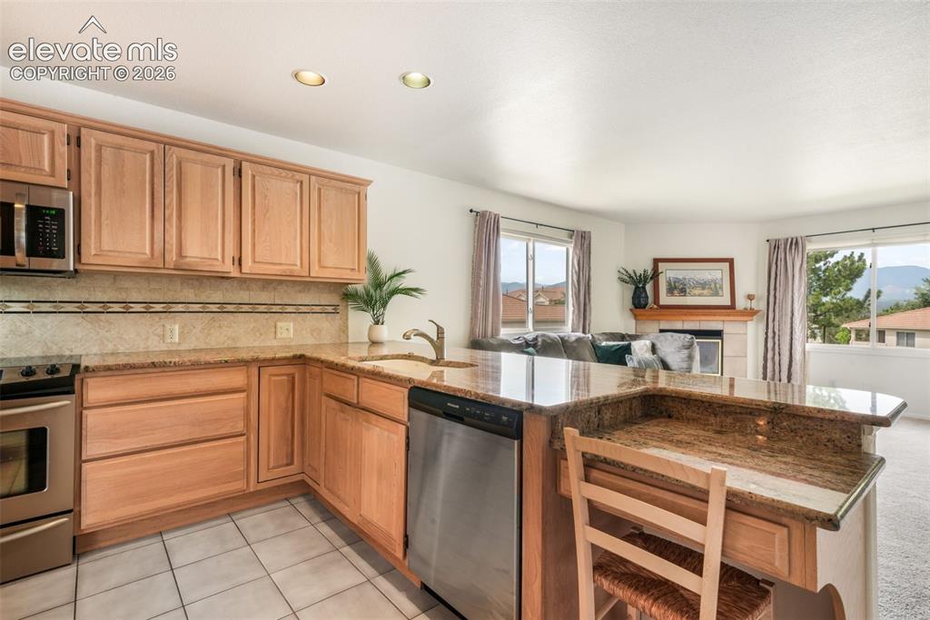 Image 12 of 50: Kitchen