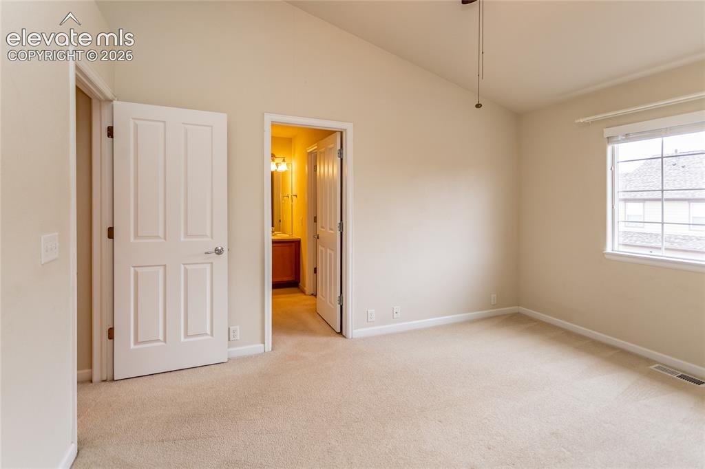 Image 17 of 30: Bedroom
