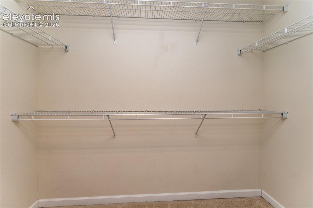 Image 20 of 30: Closet