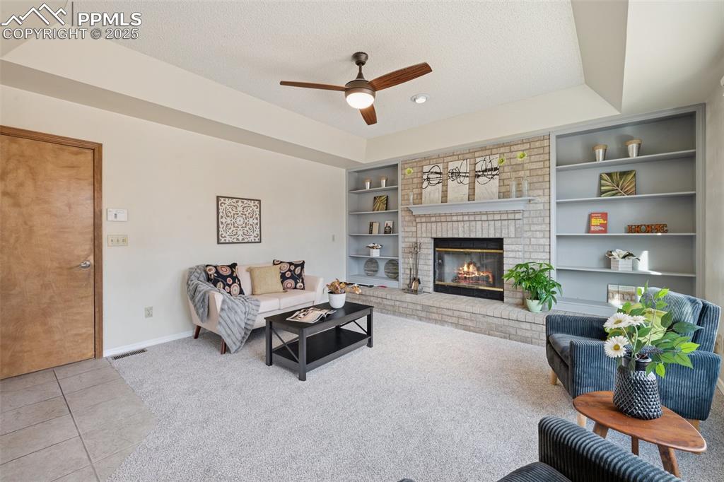 Image 18 of 48: Living Room
