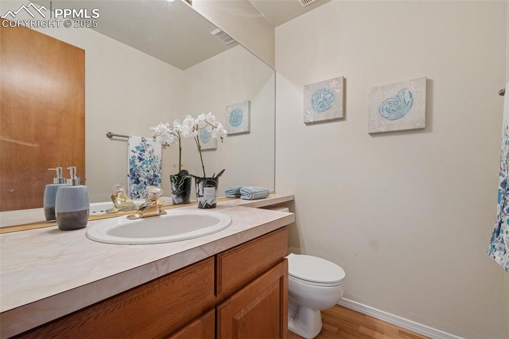 Image 31 of 48: Bathroom