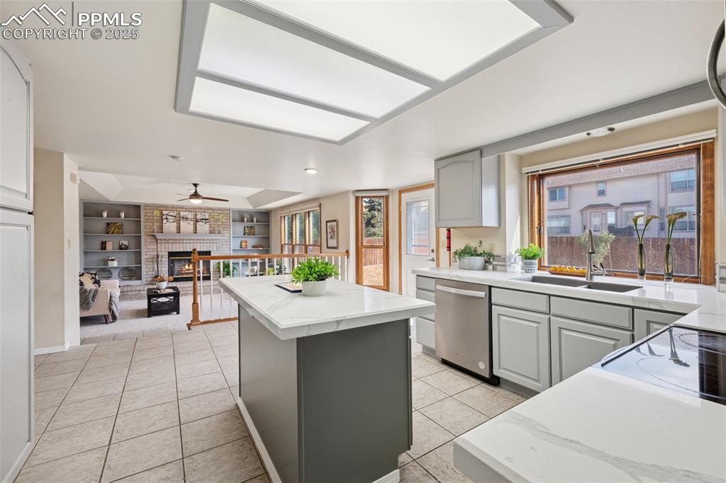 Image 9 of 48: Kitchen