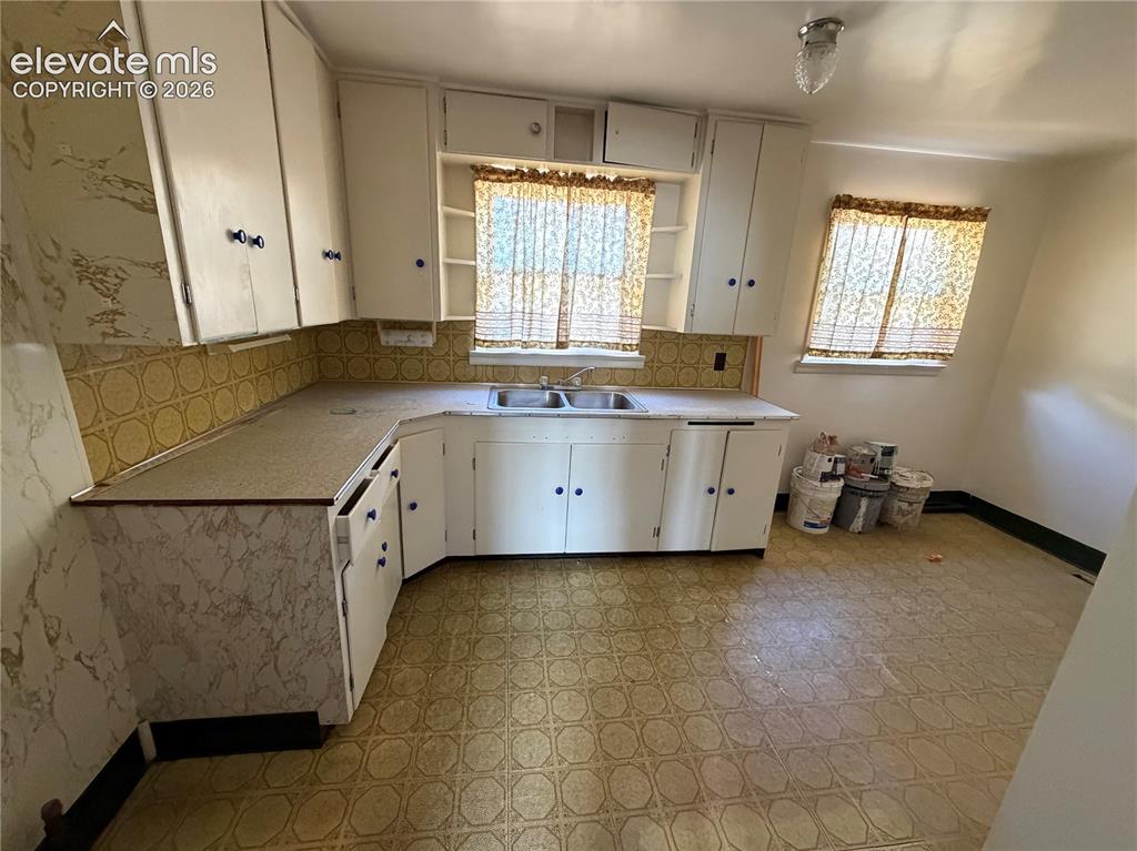 Image 20 of 28: ADU - Kitchen