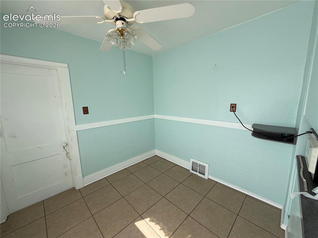 Image 5 of 28: Dining Room