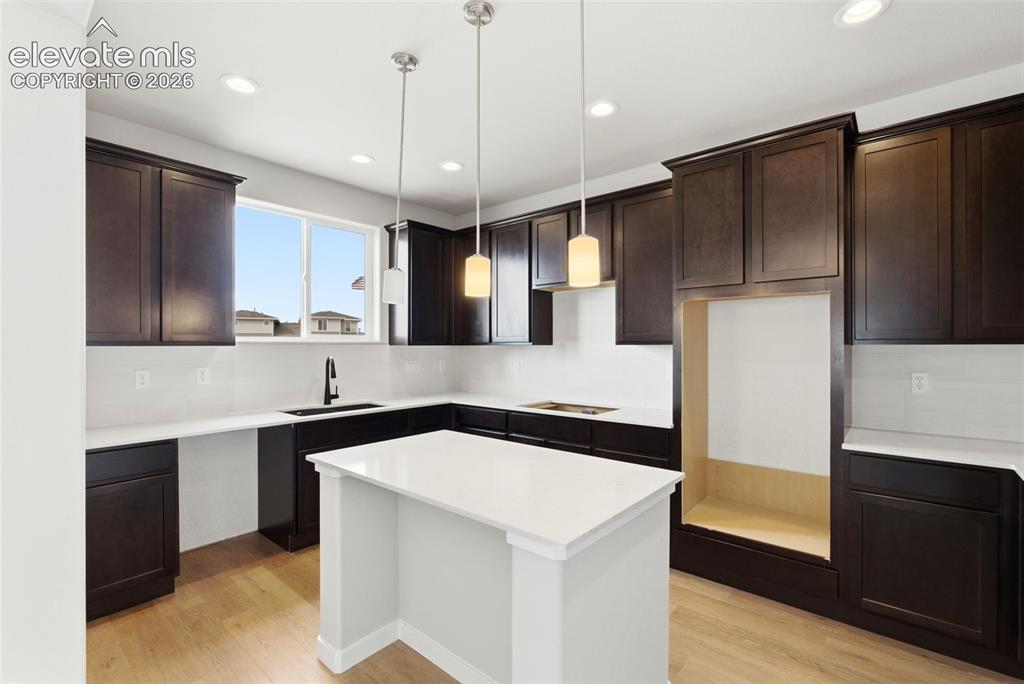 Image 14 of 41: Kitchen