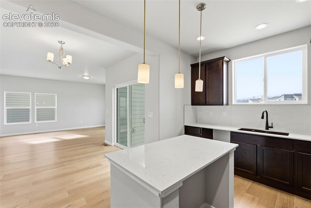 Image 17 of 41: Kitchen