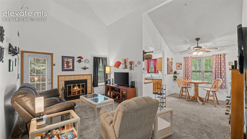 Image 2 of 23: Living Room