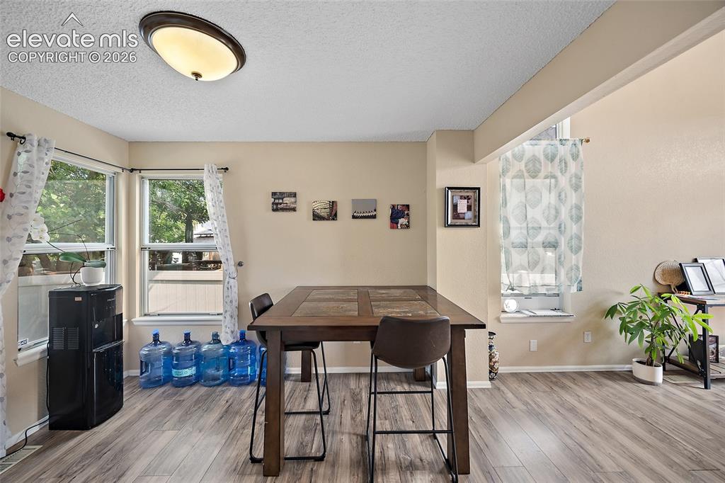 Image 6 of 27: Dining Area