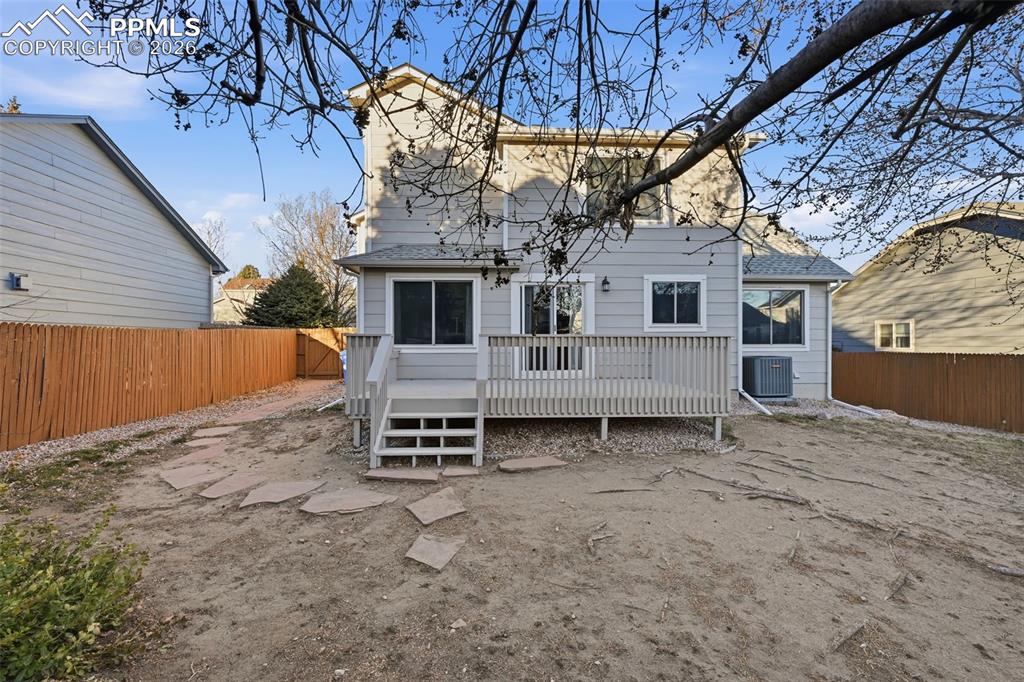 Image 24 of 29: Back of Structure