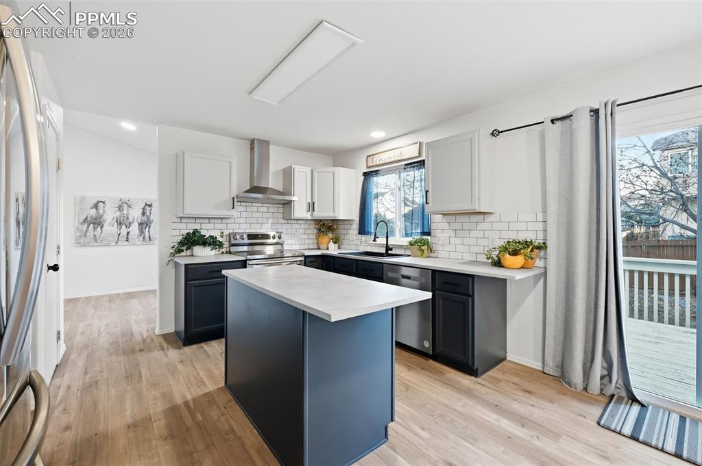 Image 4 of 29: Kitchen