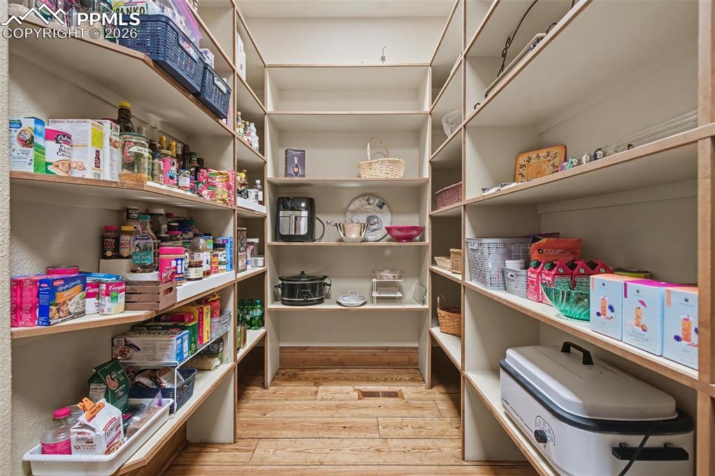 Image 22 of 50: Pantry