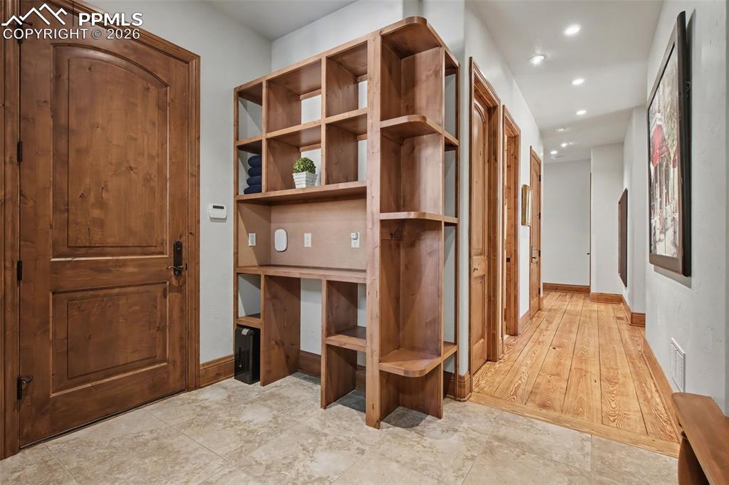 Image 35 of 50: Mud Room