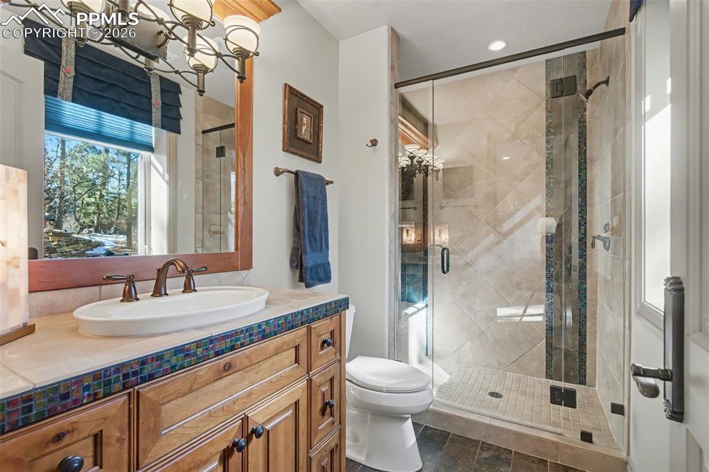 Image 40 of 50: Bathroom