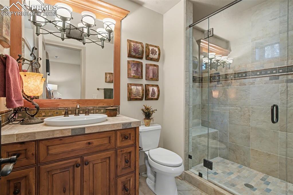 Image 42 of 50: Bathroom