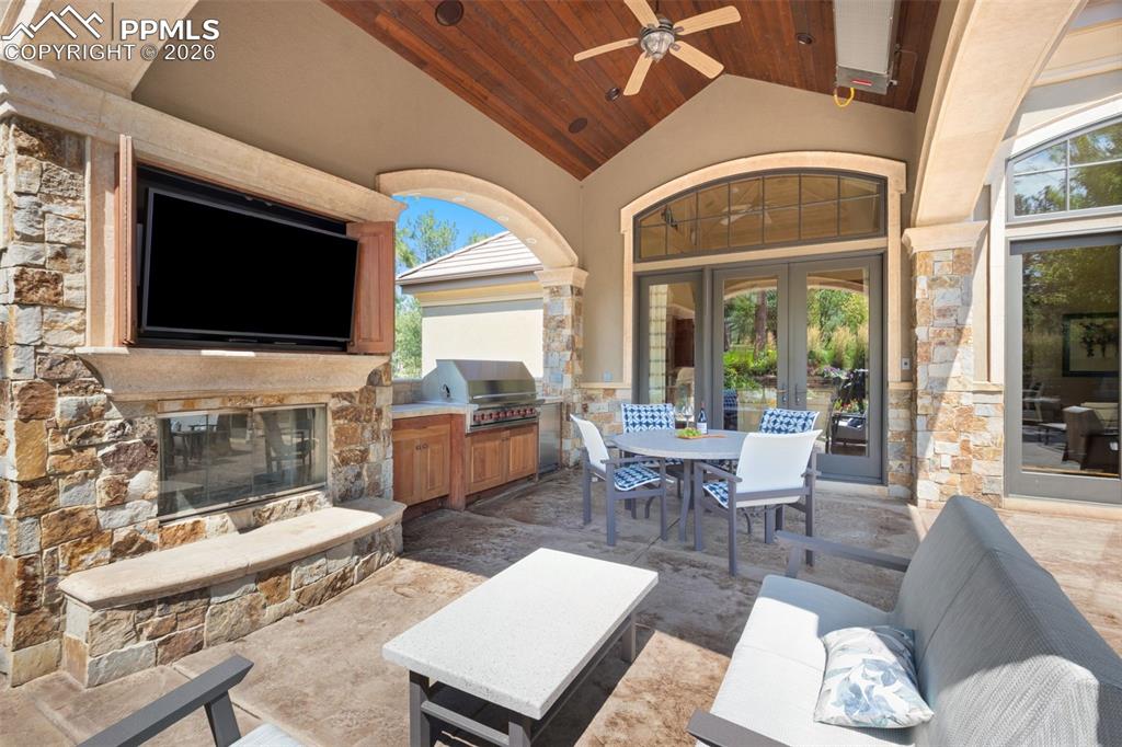 Image 44 of 50: Patio