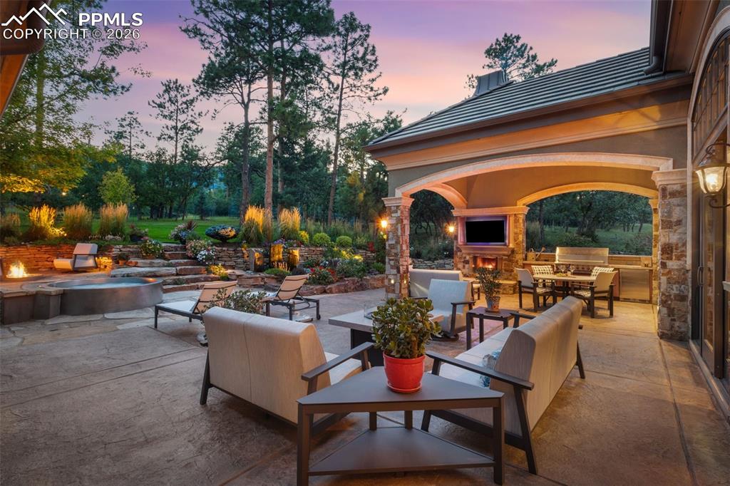 Image 49 of 50: Patio