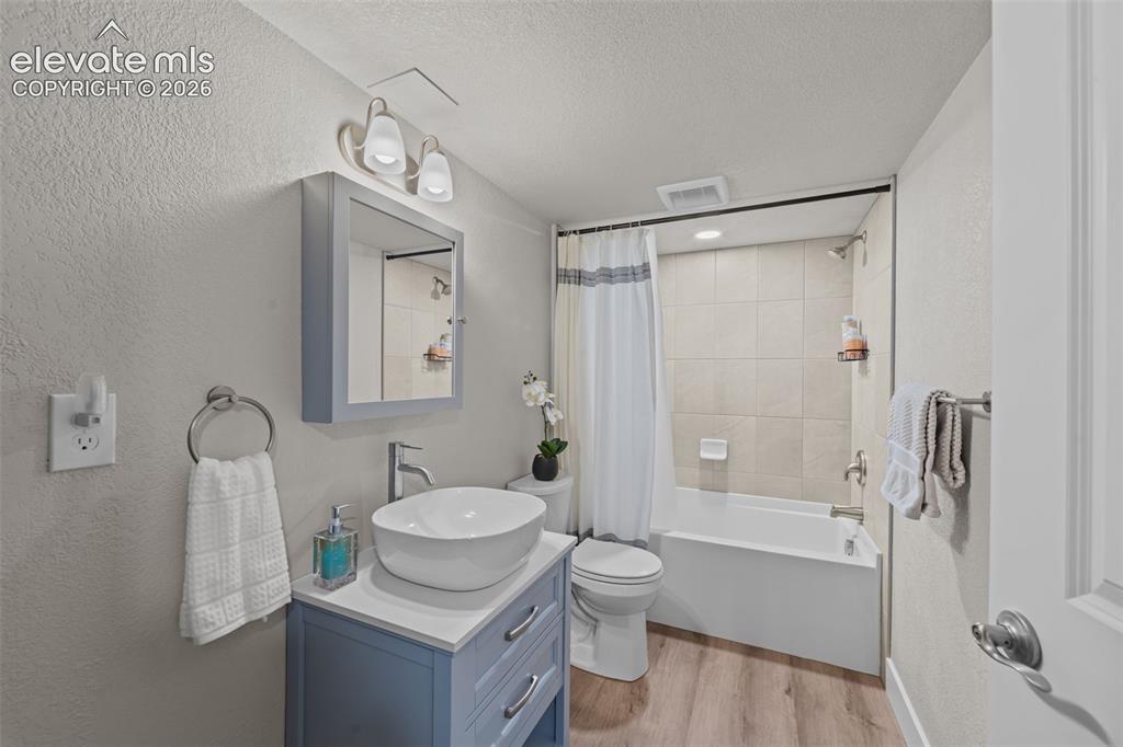 Image 31 of 46: Basement full Bathroom