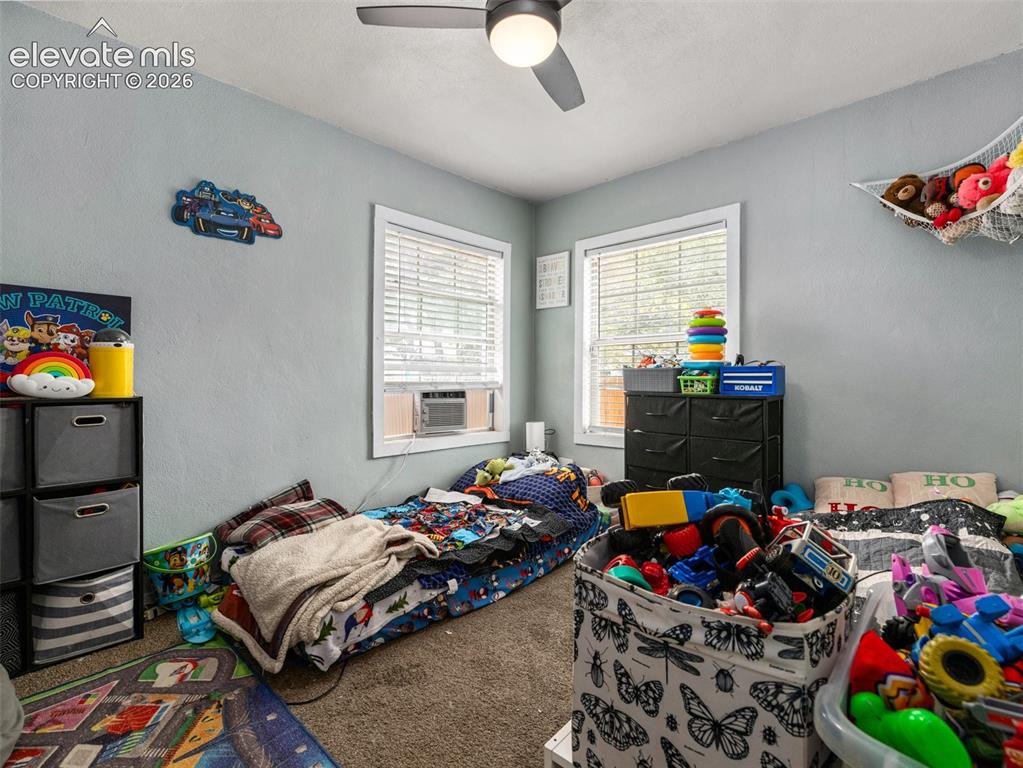 Image 15 of 26: Ceiling fan light fixture