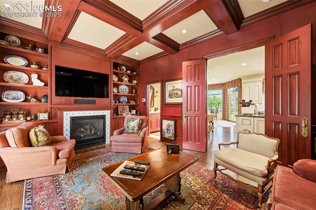 Image 15 of 50: Living Room