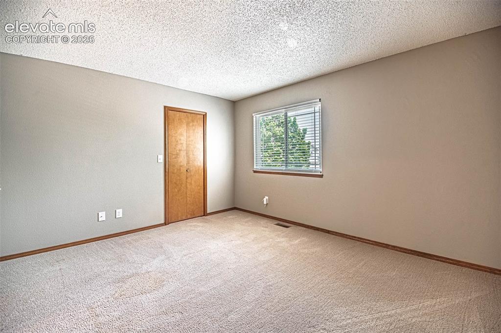 Image 12 of 28: Bedroom