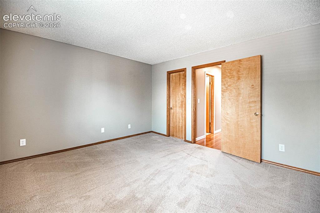 Image 14 of 28: Bedroom