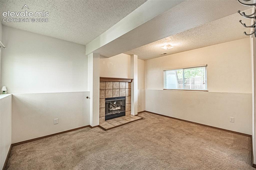 Image 17 of 28: Family Room