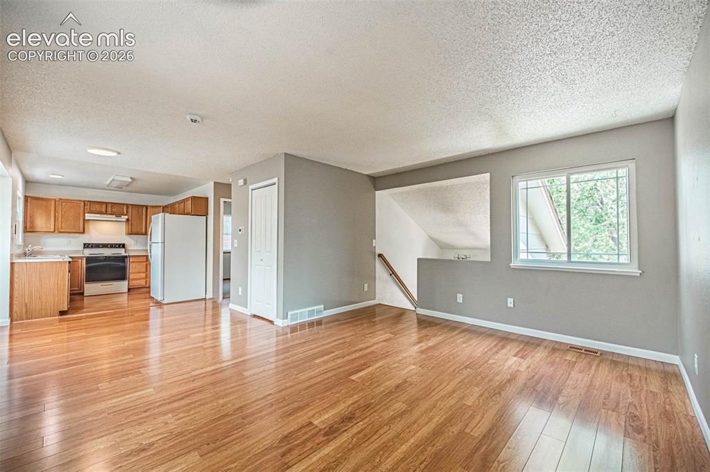 Image 6 of 28: Living Room