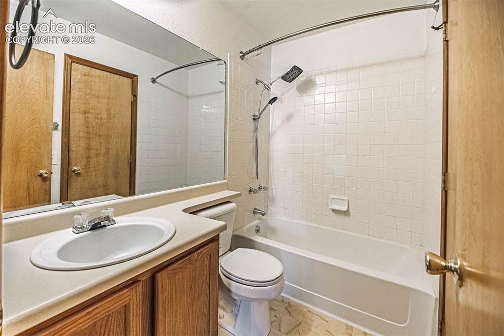 Image 8 of 28: Bathroom