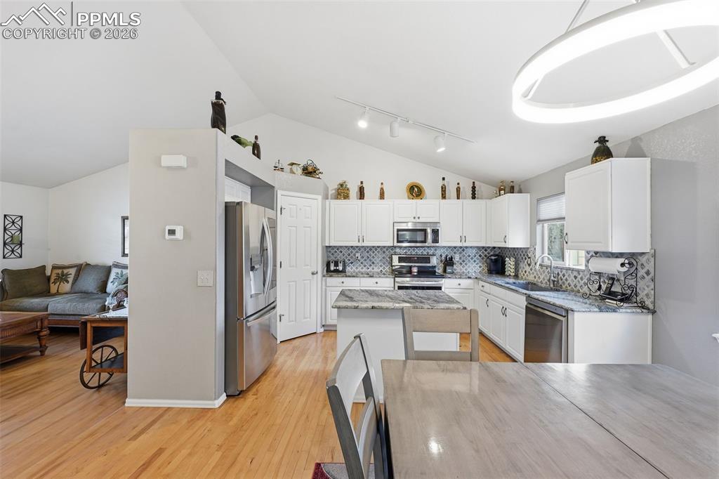 Image 12 of 35: Kitchen