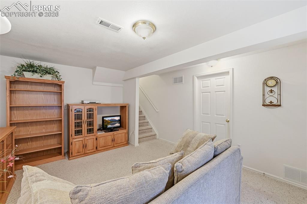 Image 26 of 35: Living Room